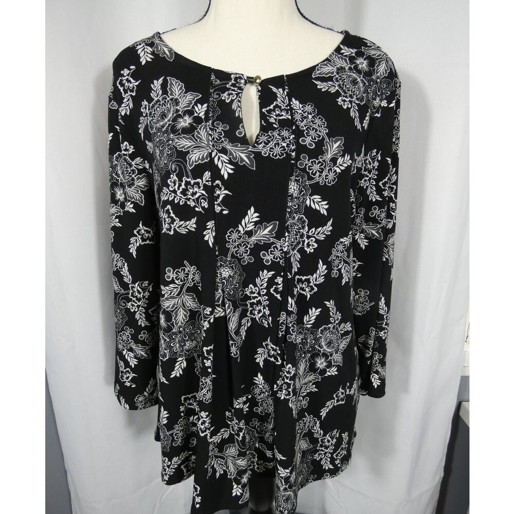Charter Club Petite Large Black White 3/4 Sleeves Keyhole Closure Career Wear